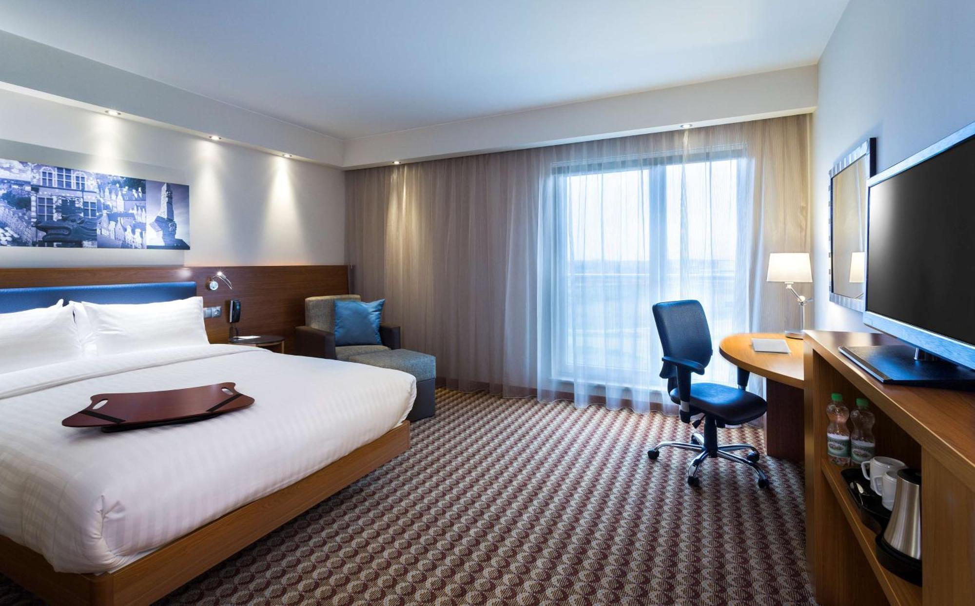 Hampton By Hilton Gdansk Airport Hotel Exterior photo