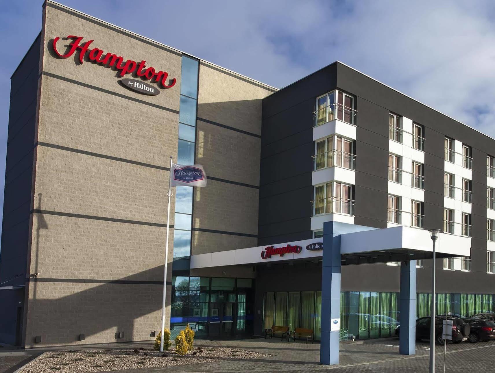Hampton By Hilton Gdansk Airport Hotel Exterior photo